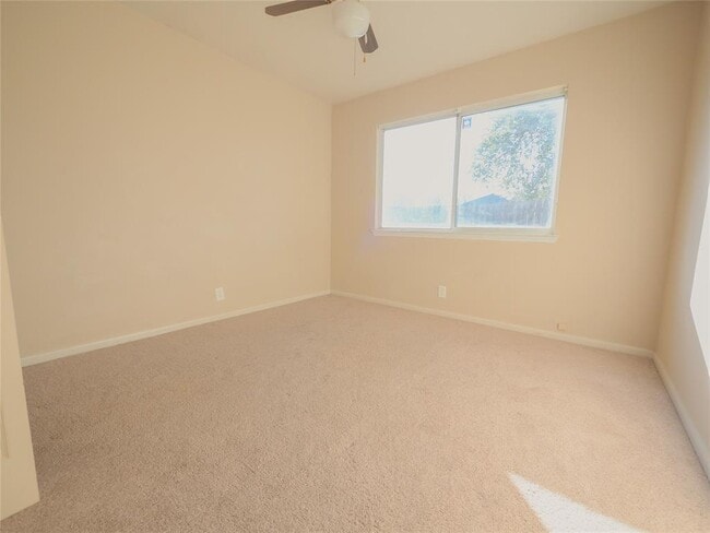 Building Photo - 205 Caladium Dr