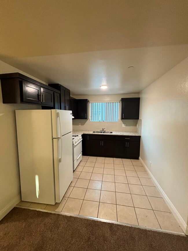 Building Photo - 1337 W 55th St