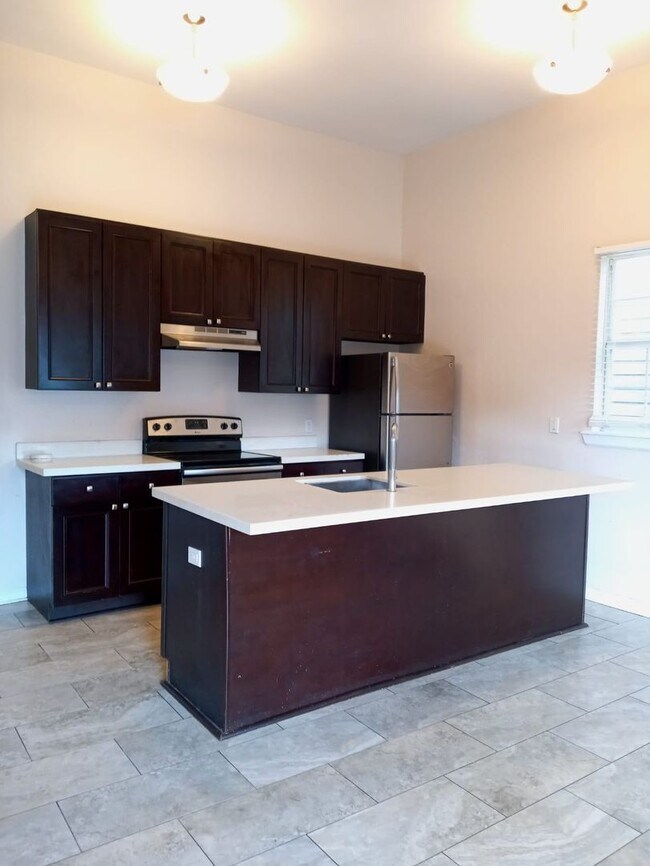 Photo - 2300 Gravier St Apartment