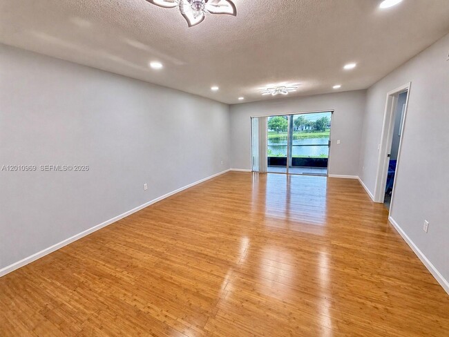 Foto del edificio - 2461 SW 82nd Ave