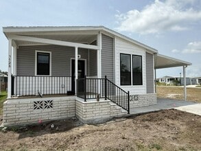 Building Photo - 3528 Vine Trl