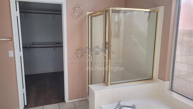 Foto del edificio - 6714 W Wahalla Ln