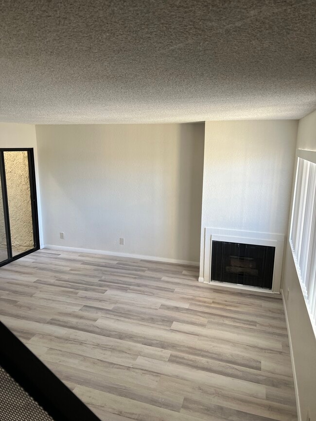 Living room - 44200 Kingtree Ave
