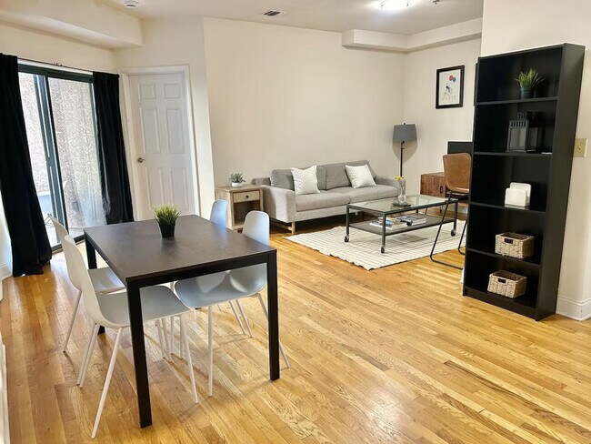 Building Photo - 463 5th St