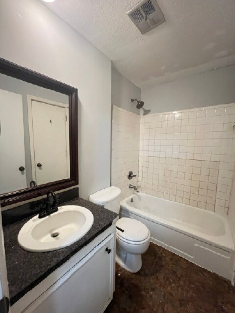 Foto del edificio - 562 Woodland Hills Pl