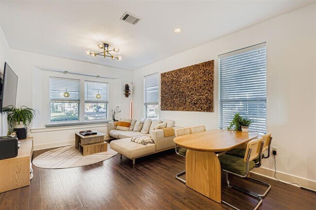 Foto del edificio - 1601 Miriam Ave