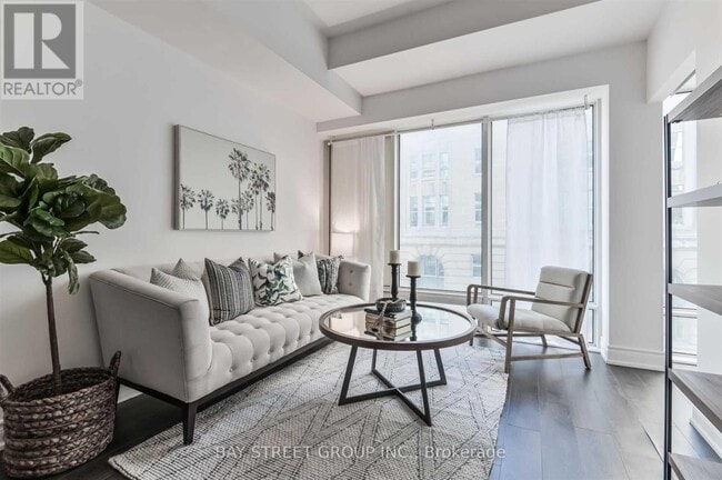 Building Photo - 8 The Esplanade