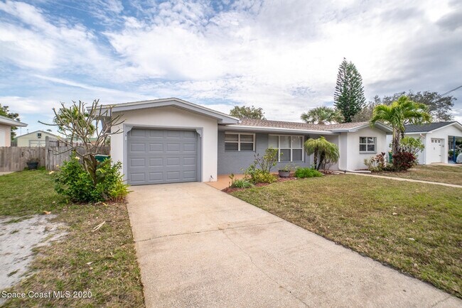 Building Photo - 2157 Barracuda Ave