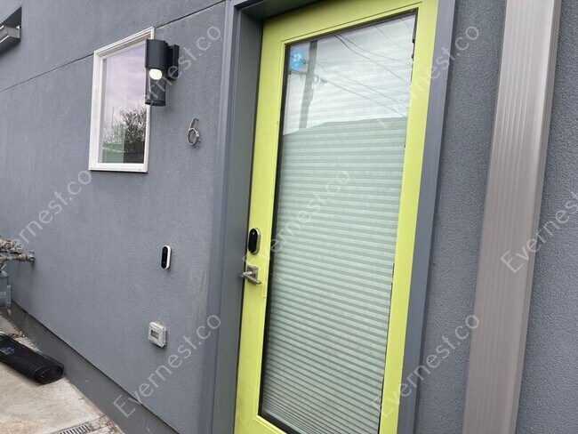 Building Photo - 3450 N Downing St