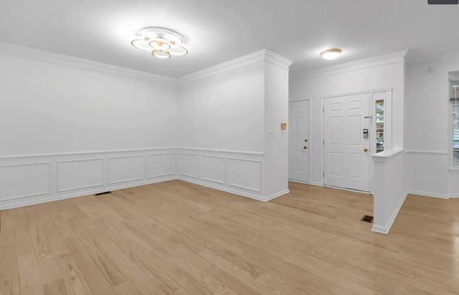 Building Photo - 7 Patriot Hill Dr