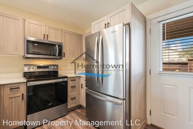 Building Photo - 2 br, 1.5 bath House - 735 Alaina Ave