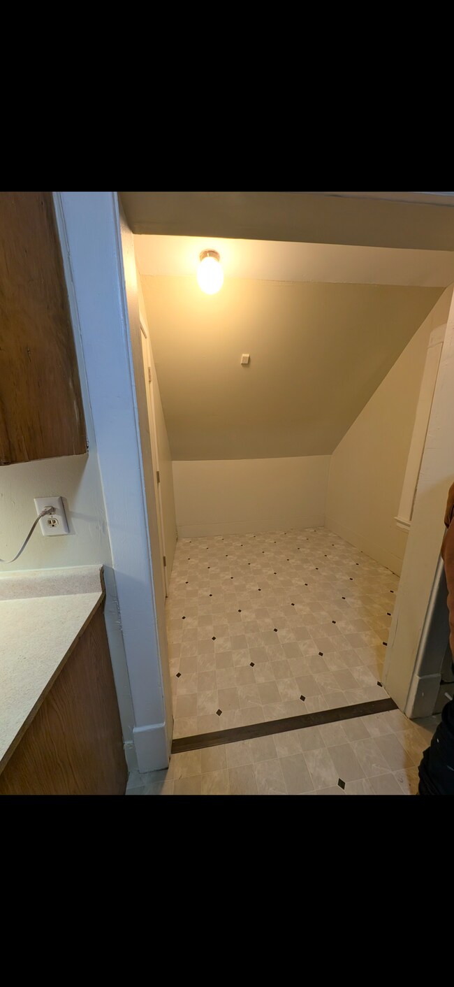 Foto del edificio - 609 6th Ave NE