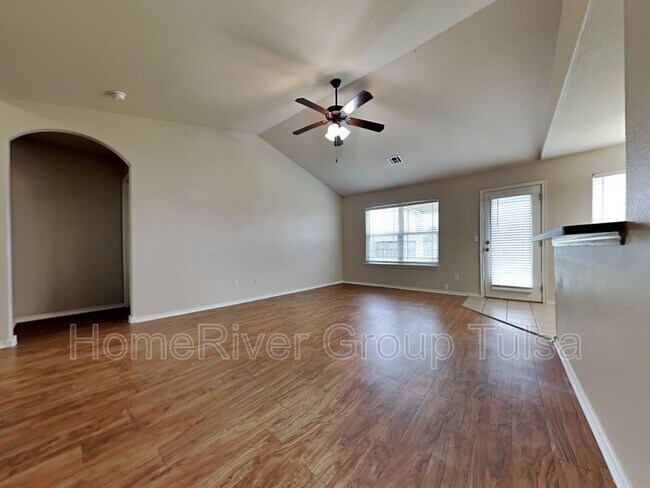 Foto del edificio - 14603 E 108th St N