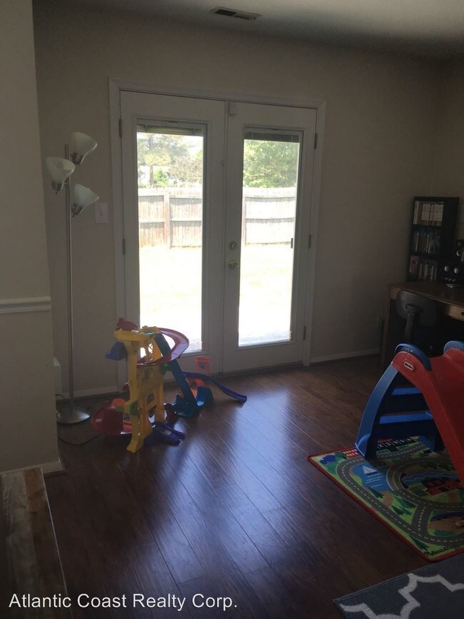 Building Photo - 3 br, 2.5 bath House - 347 Hutton Circle