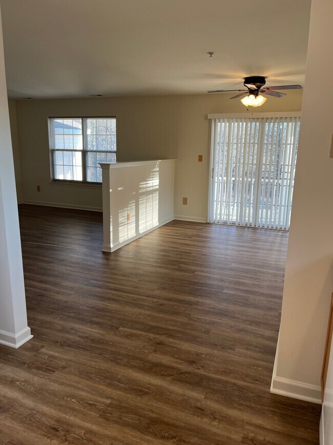 Foto del edificio - 211 Prairie Ct