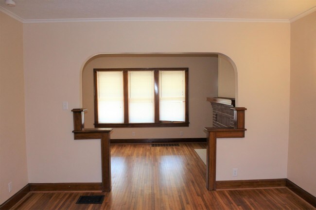 Building Photo - 830 Siebert St