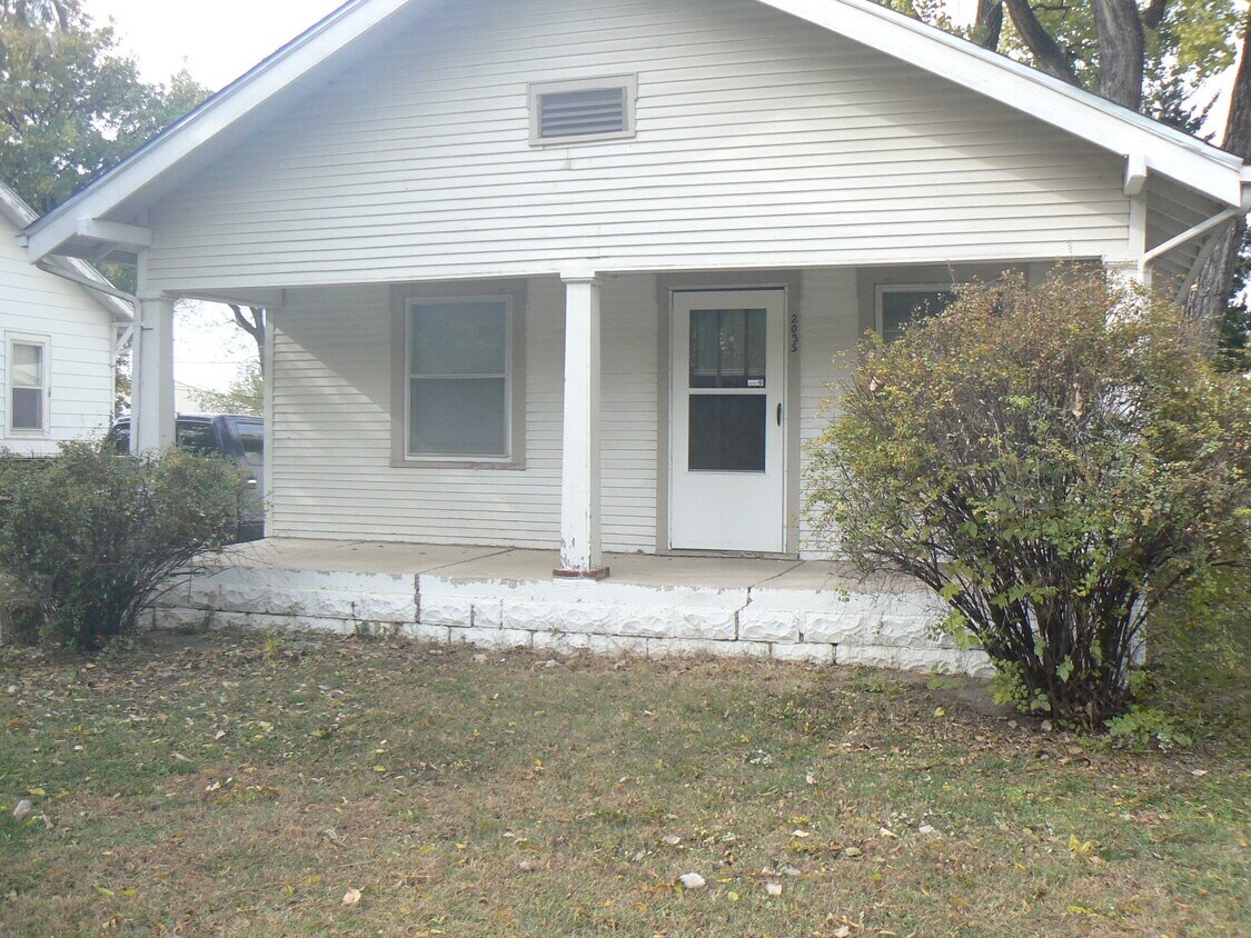 Primary Photo - 2035 S Mosley Ave