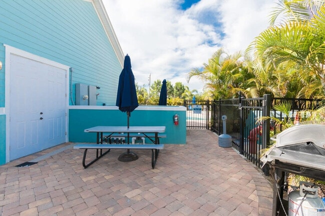 Building Photo - 202 Ivory Coral Ln