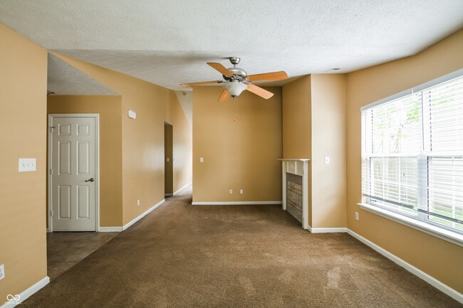 Building Photo - 5136 Hodson Pl