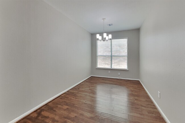 Foto del edificio - 22022 Willow Downs Dr