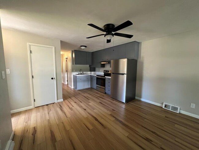 Building Photo - 306/308 East Parker Street - 306