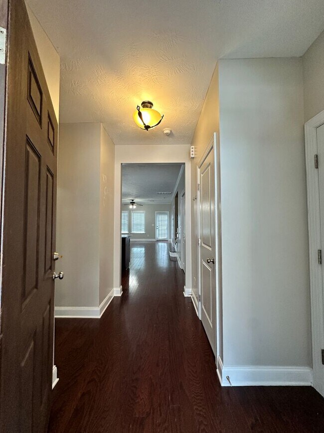 Foto del edificio - 3 bed/2 bath home with 1-car garage for re...