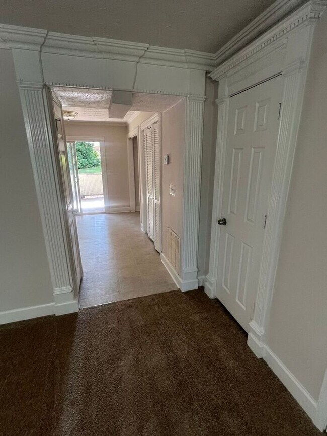 Foto del edificio - READY NOW!!! 2 bedroom townhouse available in Lawrenceville!