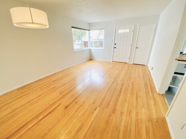 Building Photo - 1342 Ordway St