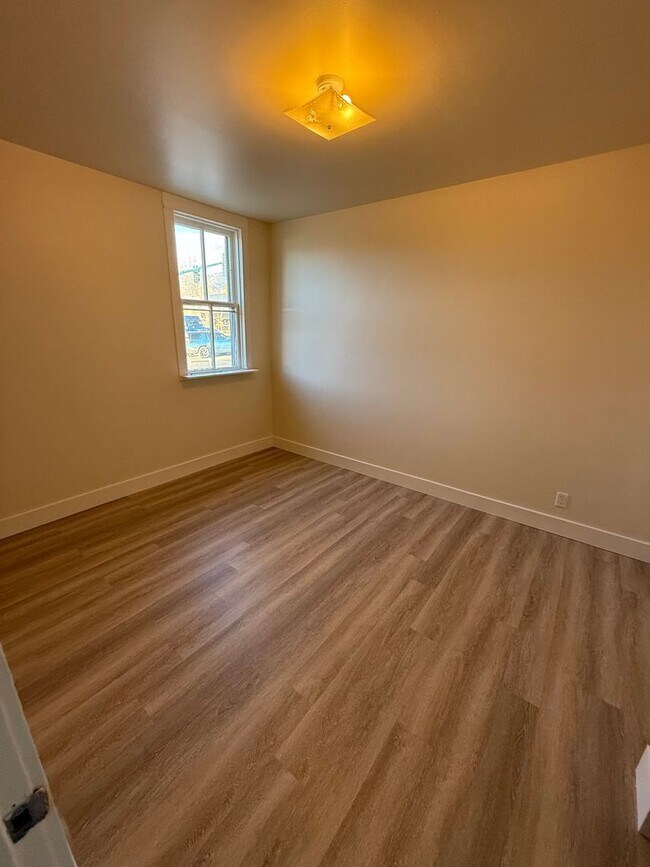 Foto del edificio - 316 E Peach St