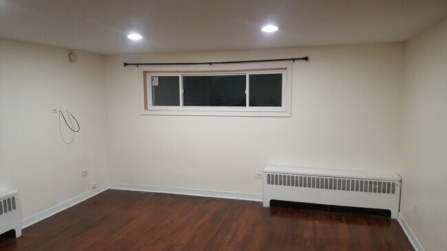 Building Photo - 9100 Lawler Ave