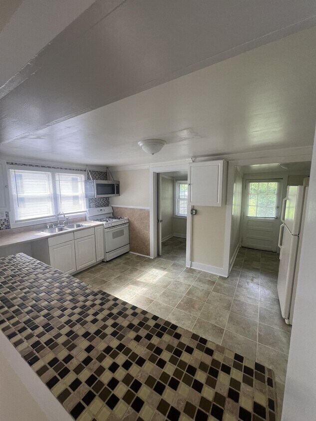 Foto principal - 121 W Forrest Ave