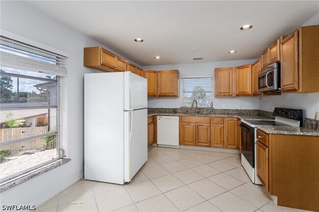 Foto del edificio - 180 Cypress Way E