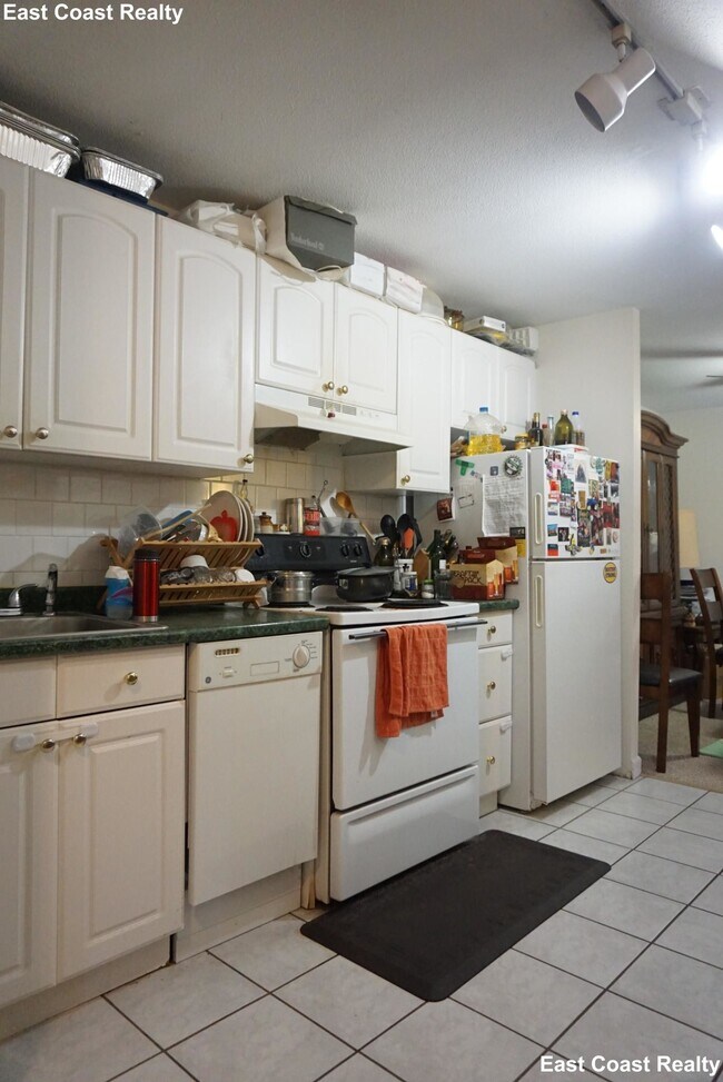 Foto del edificio - 394 Langley Rd