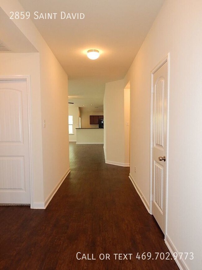 Foto del edificio - Great 5 Bedroom In Encino Hills-Minutes to...