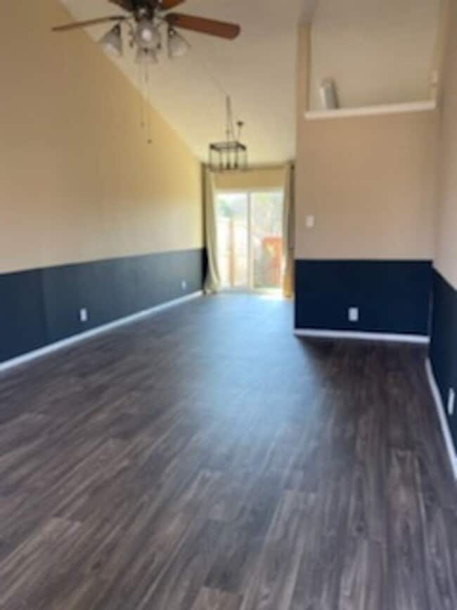 Building Photo - Coppertree Condo Ready for Move-in