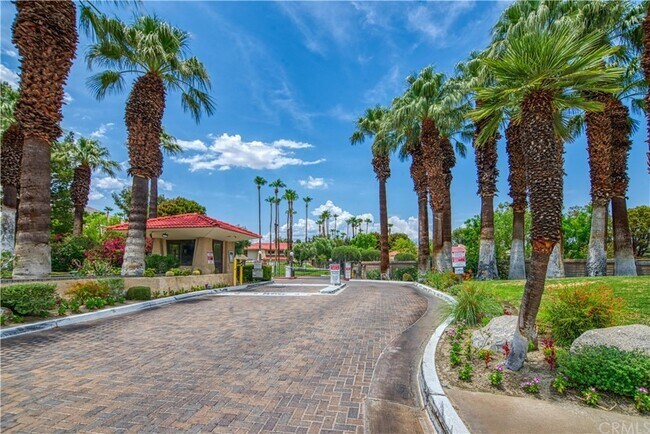 Building Photo - 680 N Ashurst Ct