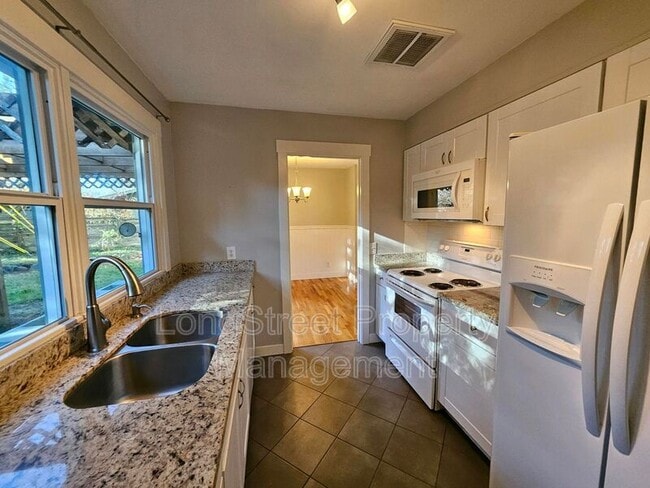 Foto del edificio - 11870 SW Park Way