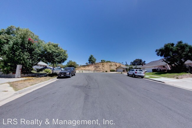 Building Photo - 3 br, 2 bath House - 635 Leyenda Dr