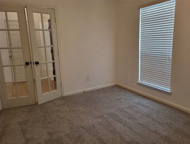 Foto del edificio - 5114 Raven Forest Ln