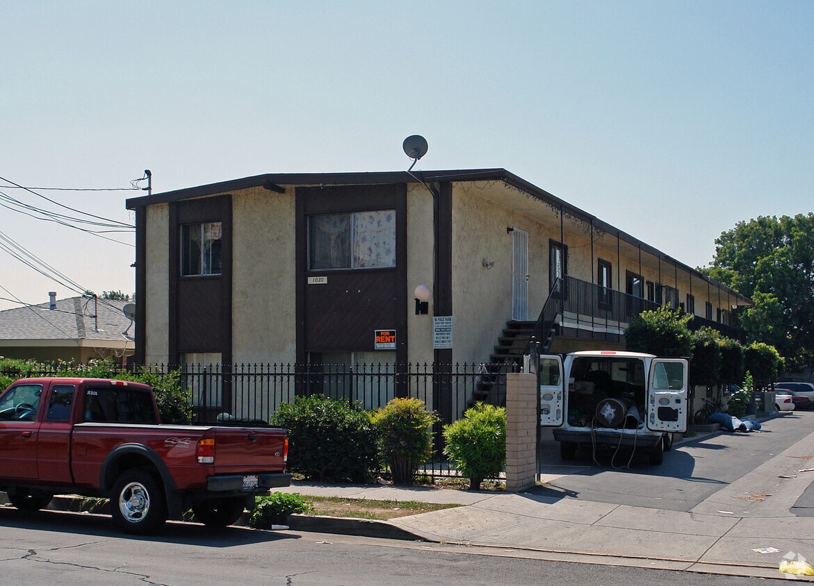 Primary Photo - 1030-1032 W Bishop St