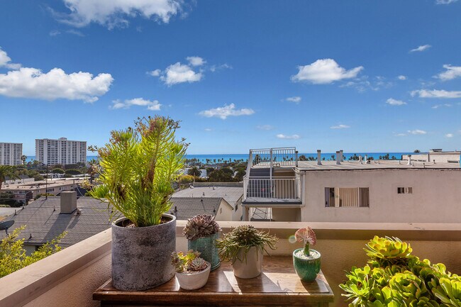 Foto del edificio - 2444 4th St