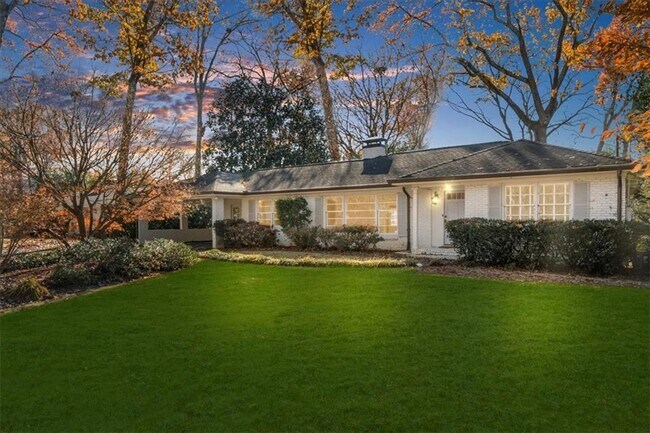 Foto del edificio - 525 Timber Valley Rd NE