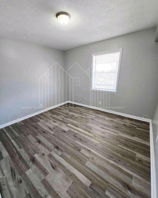 Building Photo - 107 Robbins Dr