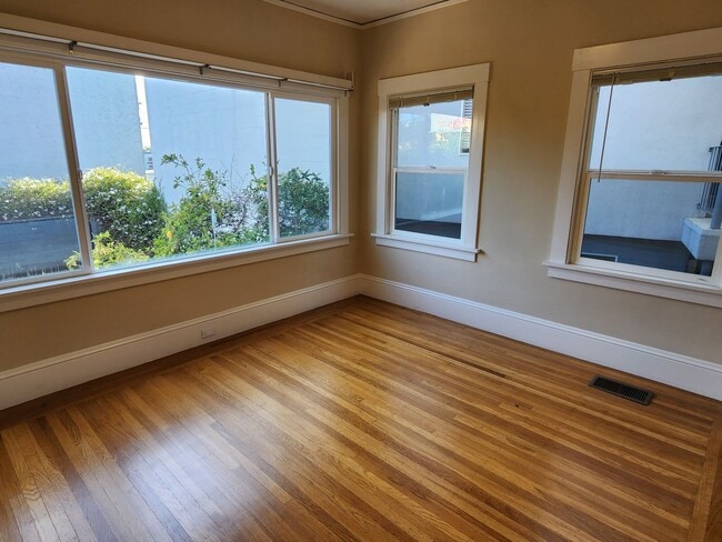 Photo - 41st St-343 Apartment