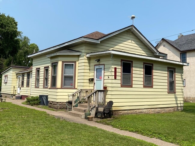 Building Photo - 1527 Wood St