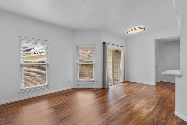 Building Photo - 6000 Shepherd Mountain Cove