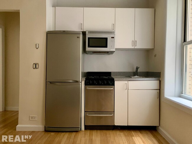 Foto del edificio - 117 W 13th St
