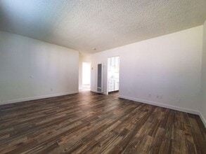 Building Photo - 1041 N Mollison Ave