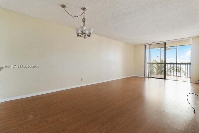 Building Photo - 110 Lake Emerald Dr