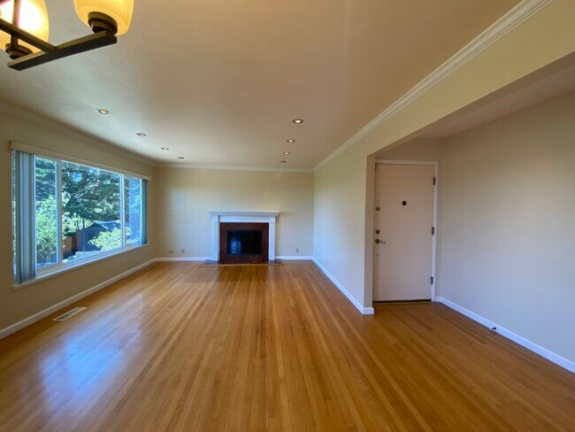 Building Photo - 1431 Niles Ave